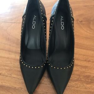 Aldo Black Studded Pumps!